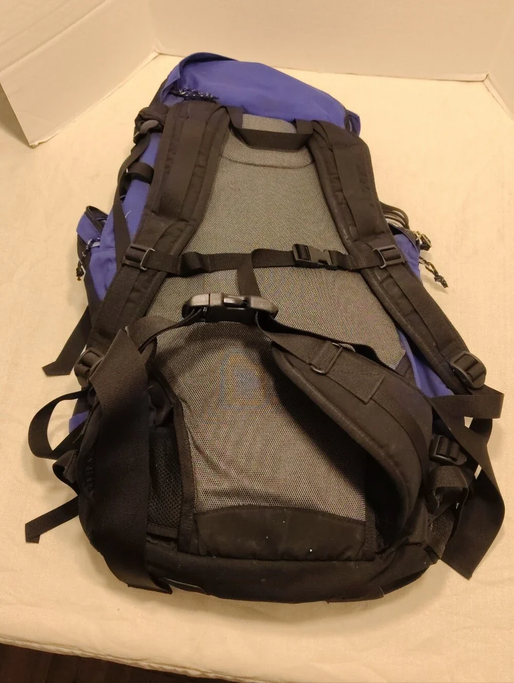 Kelty Moraine Hiking Mountain Hardback Cinch 8 buckle Backpack